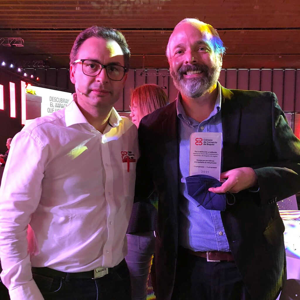 Nutrilink recibe reconocimiento por parte de la Cámara de Comercio de Bogotá En Diciembre del 2021, Carlos Manuel Rebolledo recibió un reconocimiento